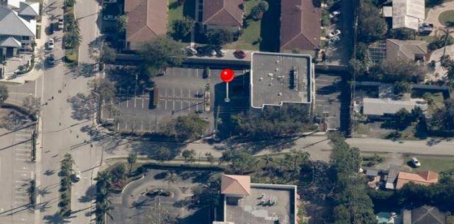 Commercial property in Lighthouse Point, Florida № 1179558
