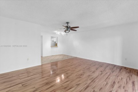 Condo in Plantation, Florida, 2 bedrooms  № 2066917 - photo 13