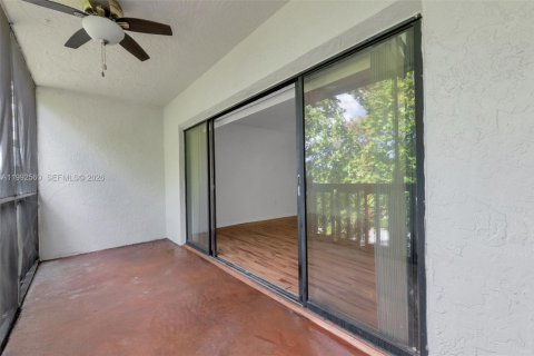 Condo in Plantation, Florida, 2 bedrooms  № 2066917 - photo 24