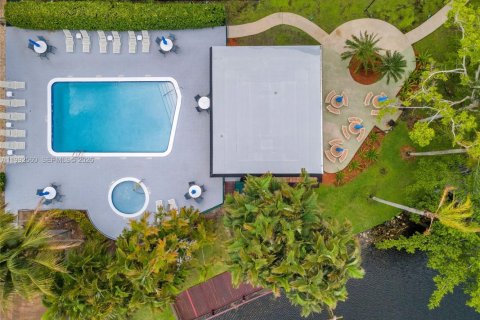 Condo in Plantation, Florida, 2 bedrooms  № 2066917 - photo 29