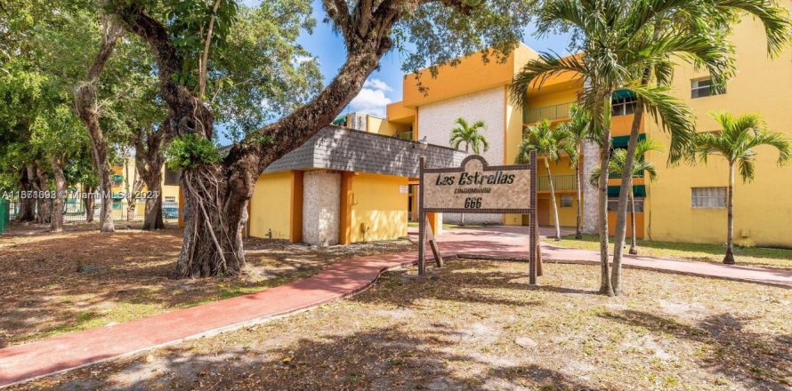 Condo in Hialeah, Florida, 2 bedrooms  № 1859871