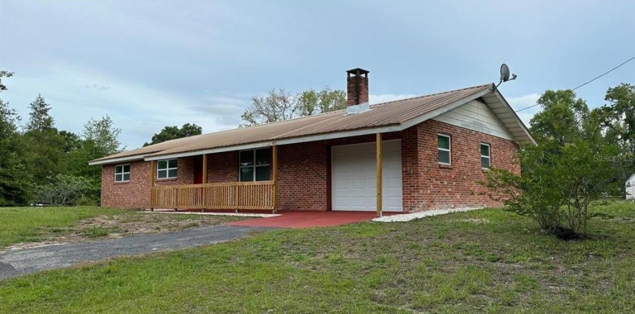 House in High Springs, Florida 3 bedrooms, 132.94 sq.m. № 1632514