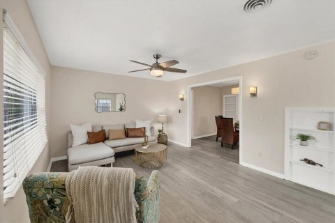 Casa en venta en Sarasota, Florida, 3 dormitorios, 137.87 m2 № 1868912 - foto 4