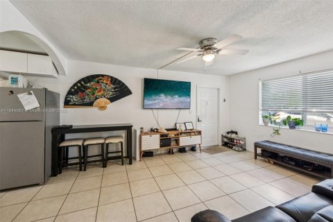 Condo in Hollywood, Florida, 1 bedroom  № 1839192 - photo 7