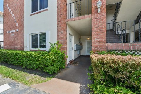Condo in Hollywood, Florida, 1 bedroom  № 1839192 - photo 4