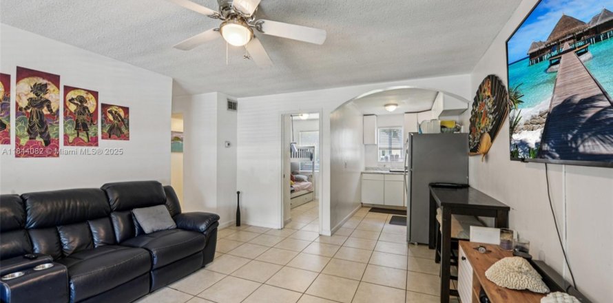 Condo in Hollywood, Florida, 1 bedroom № 1839192