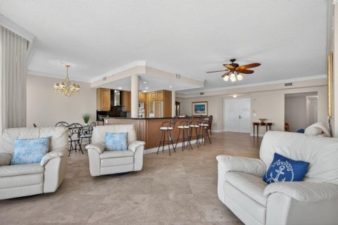 Condo in Juno Beach, Florida, 3 bedrooms № 2192244 - photo 20