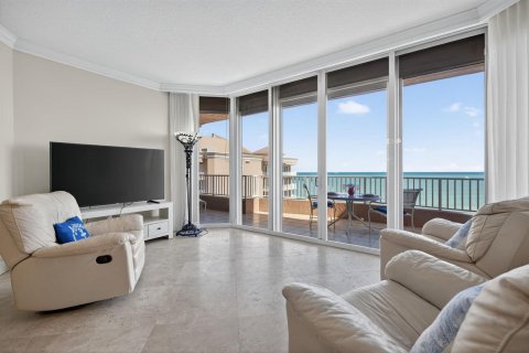 Condo in Juno Beach, Florida, 3 bedrooms № 2192244 - photo 17