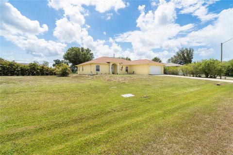 Villa ou maison à vendre à Englewood, Floride: 3 chambres, 149.85 m2 № 1765494 - photo 2