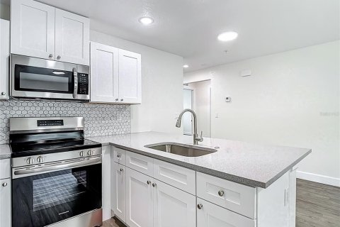 Apartamento en alquiler en Tarpon Springs, Florida, 3 dormitorios, 105.54 m2 № 1838478 - foto 3