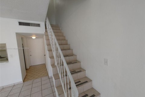 Casa en venta en Hialeah, Florida, 1 dormitorio, 75.25 m2 № 1697917 - foto 21
