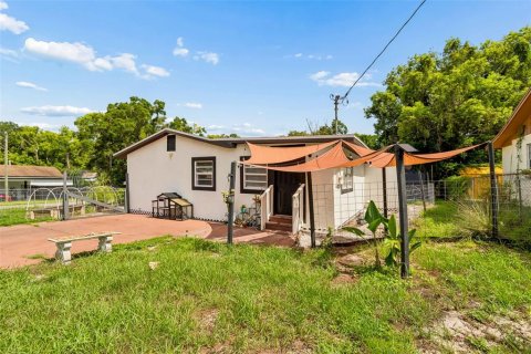House in Tampa, Florida 3 bedrooms, 95.13 sq.m. № 2197764 - photo 28