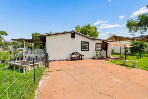 House in Tampa, Florida 3 bedrooms, 95.13 sq.m. № 2197764 - photo 27