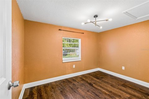 House in Tampa, Florida 3 bedrooms, 95.13 sq.m. № 2197764 - photo 16