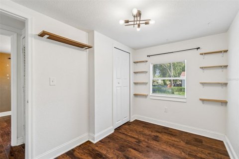 House in Tampa, Florida 3 bedrooms, 95.13 sq.m. № 2197764 - photo 20