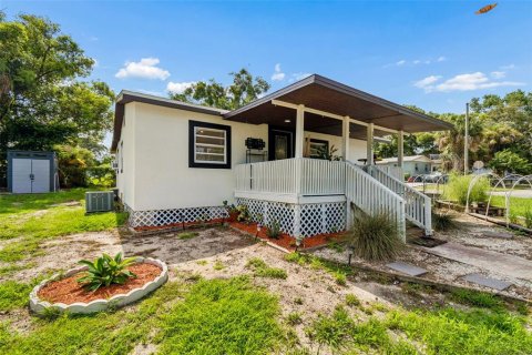 House in Tampa, Florida 3 bedrooms, 95.13 sq.m. № 2197764 - photo 2