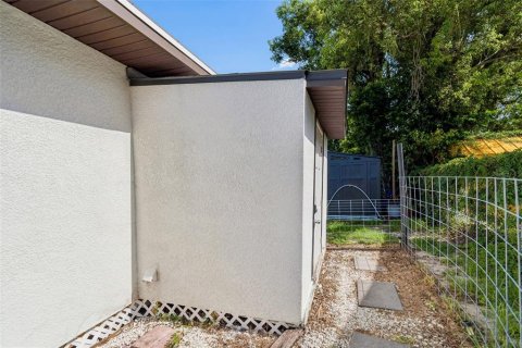 House in Tampa, Florida 3 bedrooms, 95.13 sq.m. № 2197764 - photo 25