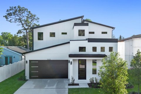 House in Orlando, Florida 4 bedrooms, 284.93 sq.m. № 1628411 - photo 1