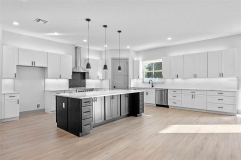 House in Orlando, Florida 4 bedrooms, 284.93 sq.m. № 1628411 - photo 10