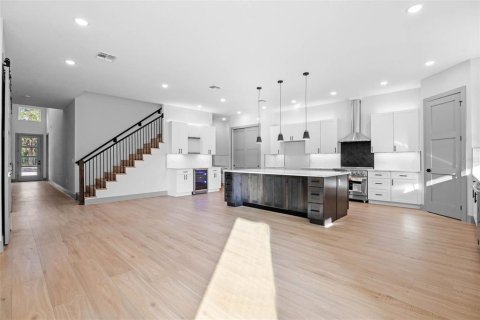 House in Orlando, Florida 4 bedrooms, 284.93 sq.m. № 1628411 - photo 23