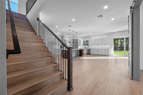 House in Orlando, Florida 4 bedrooms, 284.93 sq.m. № 1628411 - photo 8