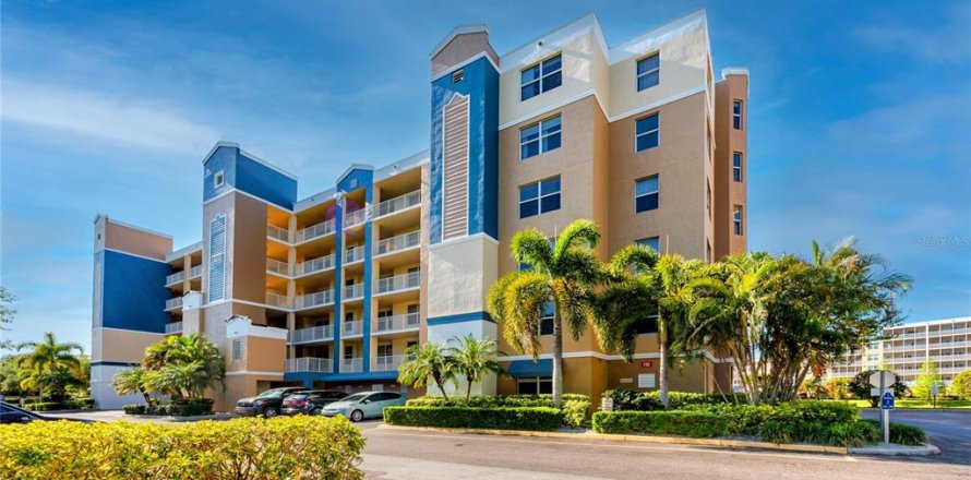 Condominio en Largo, Florida, 3 dormitorios № 1907479