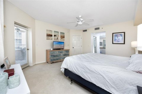 Condo in Largo, Florida, 3 bedrooms  № 1907479 - photo 22