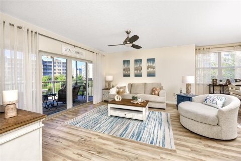 Condo in Largo, Florida, 3 bedrooms  № 1907479 - photo 16