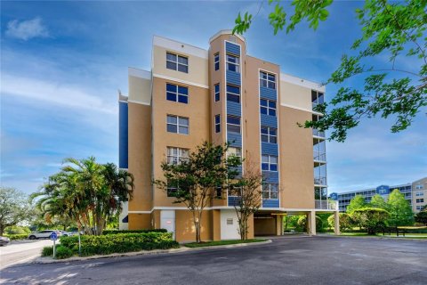 Condo in Largo, Florida, 3 bedrooms  № 1907479 - photo 3