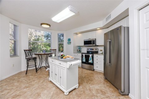 Condo in Largo, Florida, 3 bedrooms  № 1907479 - photo 6