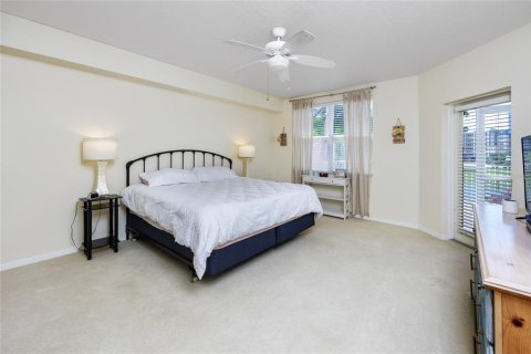 Condo in Largo, Florida, 3 bedrooms  № 1907479 - photo 21