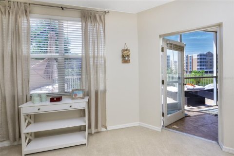 Condo in Largo, Florida, 3 bedrooms  № 1907479 - photo 24