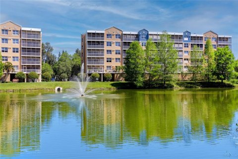 Condo in Largo, Florida, 3 bedrooms  № 1907479 - photo 4