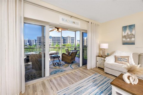 Condo in Largo, Florida, 3 bedrooms  № 1907479 - photo 17