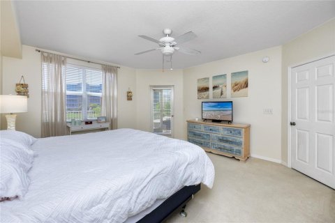 Condo in Largo, Florida, 3 bedrooms  № 1907479 - photo 23