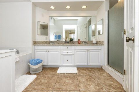 Condo in Largo, Florida, 3 bedrooms  № 1907479 - photo 29