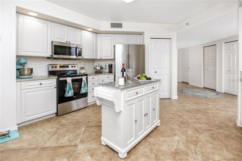 Condo in Largo, Florida, 3 bedrooms  № 1907479 - photo 10
