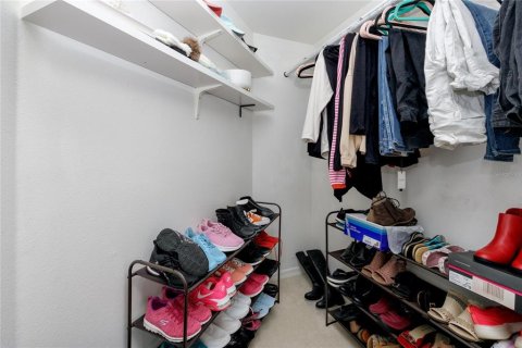Condo in Largo, Florida, 3 bedrooms  № 1907479 - photo 28