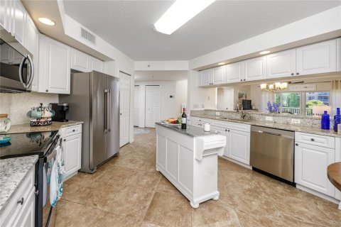 Condo in Largo, Florida, 3 bedrooms  № 1907479 - photo 11