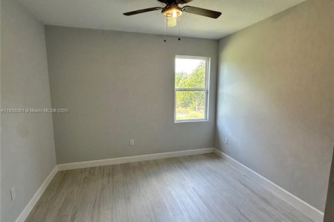 Propiedad comercial en venta en Port Charlotte, Florida № 1882631 - foto 8