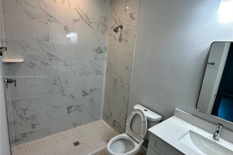 Propiedad comercial en venta en Port Charlotte, Florida № 1882631 - foto 3