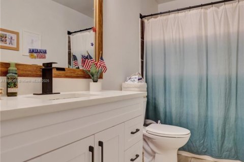 House in Lake Clarke Shores, Florida 3 bedrooms, 159.42 sq.m. № 1817073 - photo 28