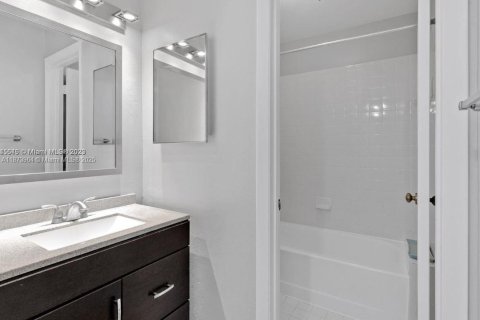 Condominio en alquiler en Homestead, Florida, 2 dormitorios, 89.19 m2 № 1928166 - foto 13