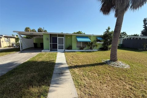 Studio in Port Charlotte, Florida № 2394269