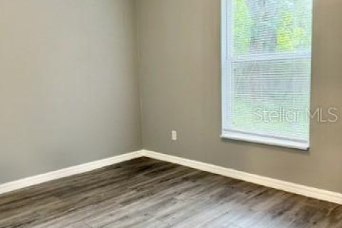 Villa ou maison à louer à Tampa, Floride: 4 chambres, 123.75 m2 № 2433692 - photo 5