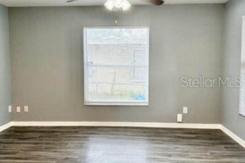 Villa ou maison à louer à Tampa, Floride: 4 chambres, 123.75 m2 № 2433692 - photo 4