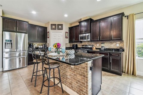 House in Apollo Beach, Florida 4 bedrooms, 206.06 sq.m. № 1630805 - photo 6