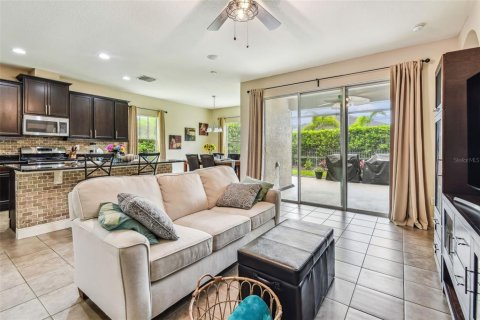 House in Apollo Beach, Florida 4 bedrooms, 206.06 sq.m. № 1630805 - photo 8