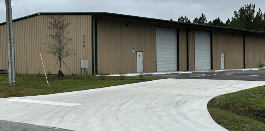 Commercial property in Green Cove Springs, Florida 464.51 sq.m. № 767667