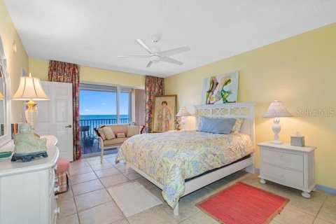 Condo in North Redington Beach, Florida, 2 bedrooms  № 1894552 - photo 24
